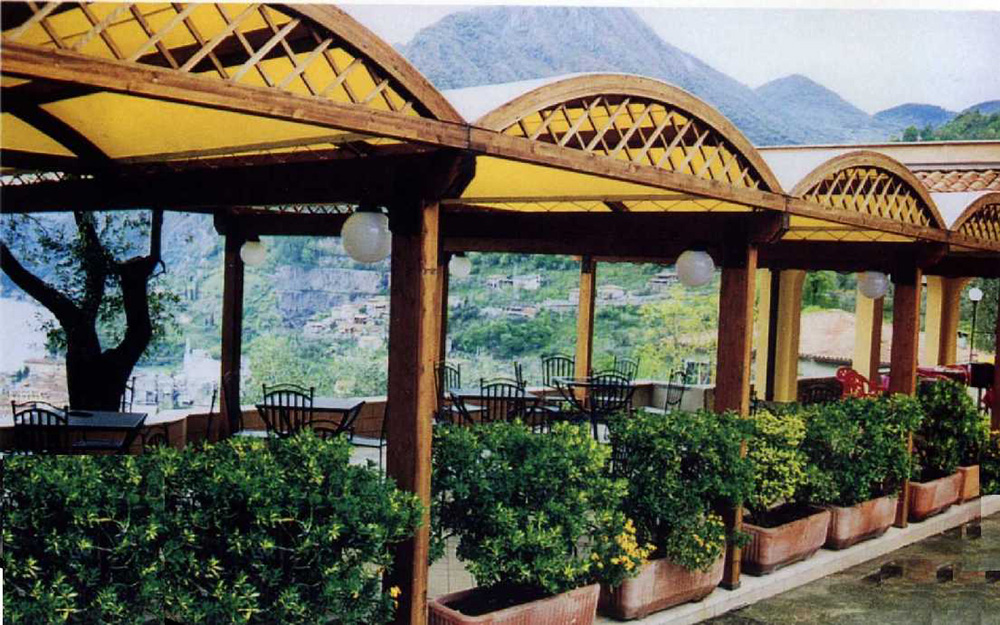 Pergole e coperture per esterno in legno lamellare tendasol