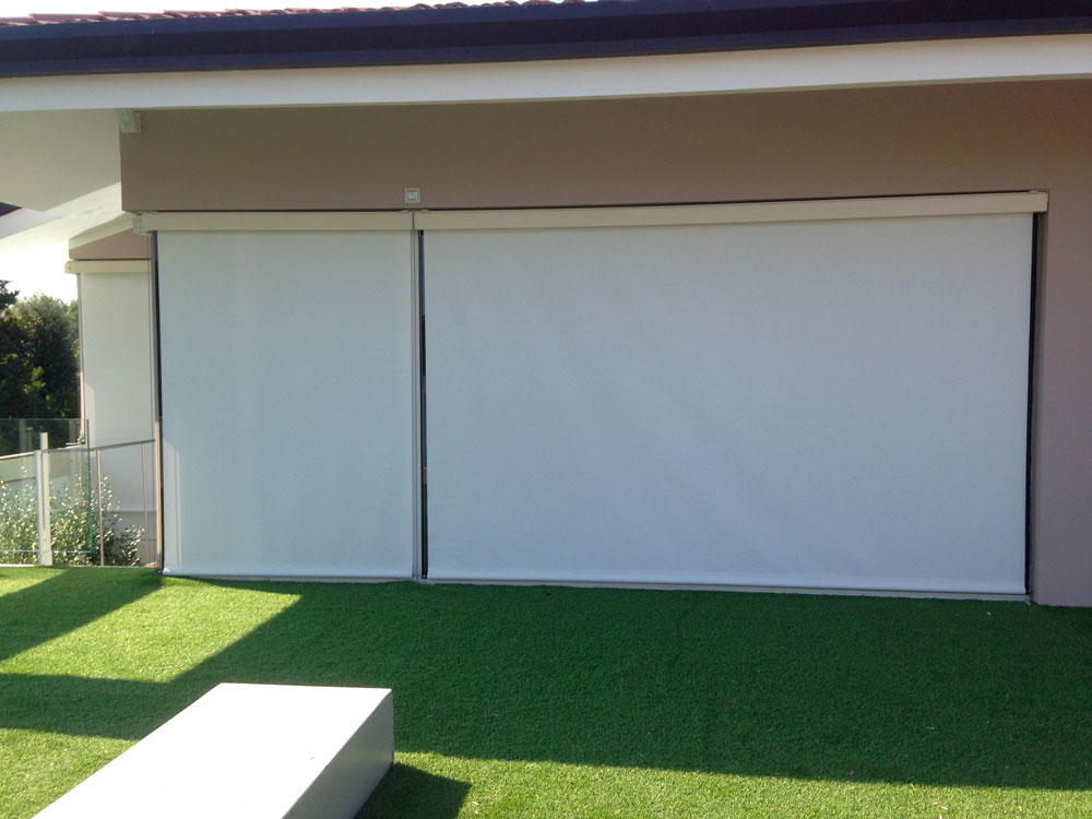 Tenda da sole a rullo con cavetti per garage e car parking