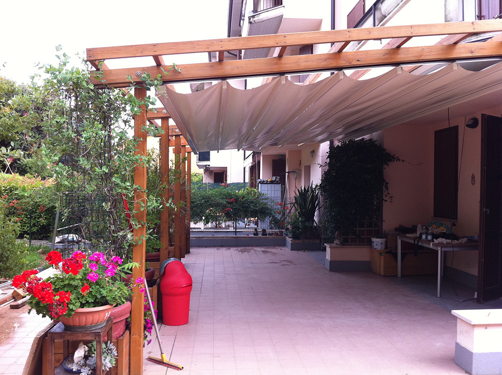 Tende per pergolati tendasol brescia bergamo milano Tende per pergolati in legno