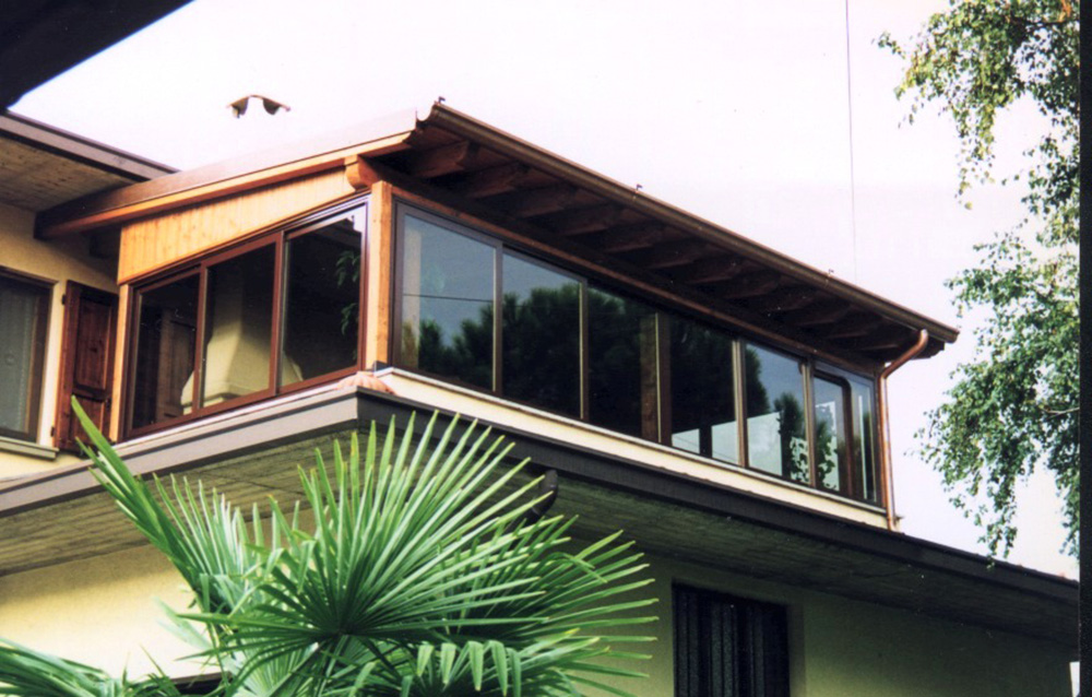 Tettoie in legno lamellare per terrazzo e balconi