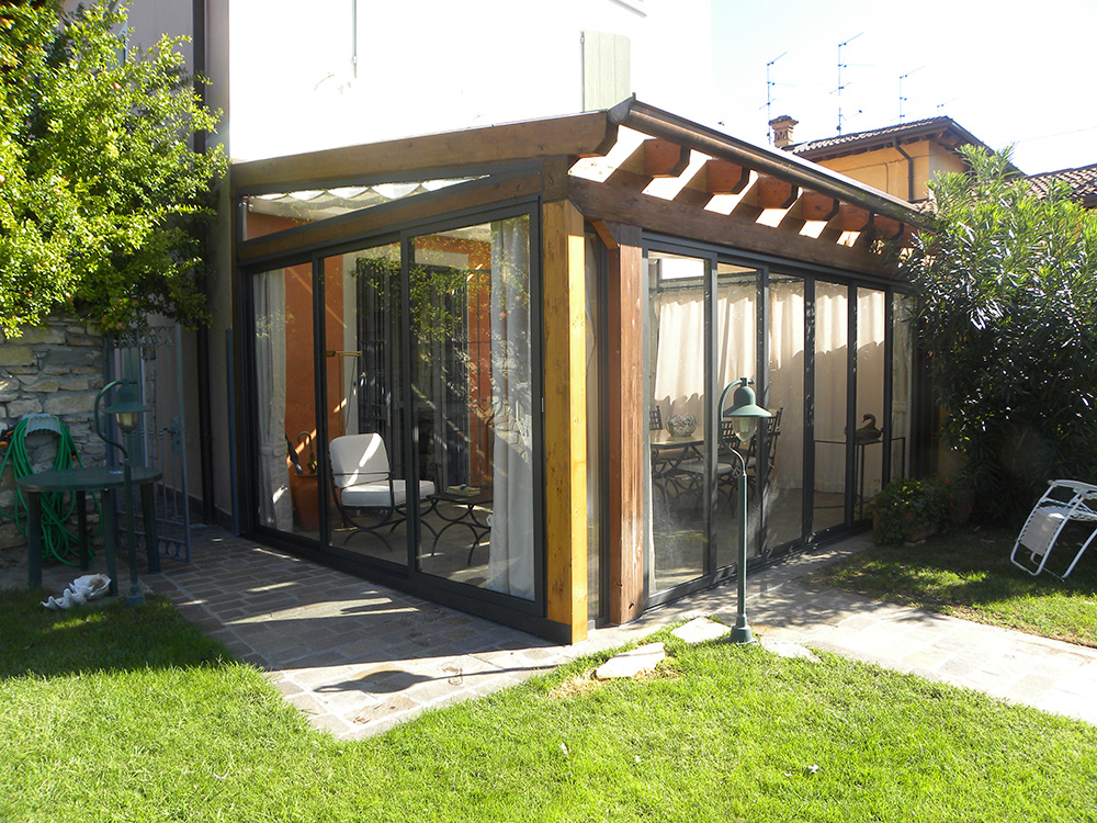 Veranda in legno lamellare 